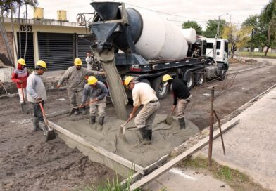 RESISTENCIA: DESPUÉS DE 28 AÑOS, EL BARRIO JARDÍN COMIENZA A TRANSFORMARSE CON PAVIMENTO Y DESAGÜE