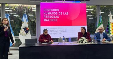 DESARROLLO HUMANO REALIZÓ UN CONVERSATORIO SOBRE PREVENCIÓN DEL MALTRATO A LAS PERSONAS MAYORES Y FIRMÓ UN CONVENIO DE CAPACITACIÓN