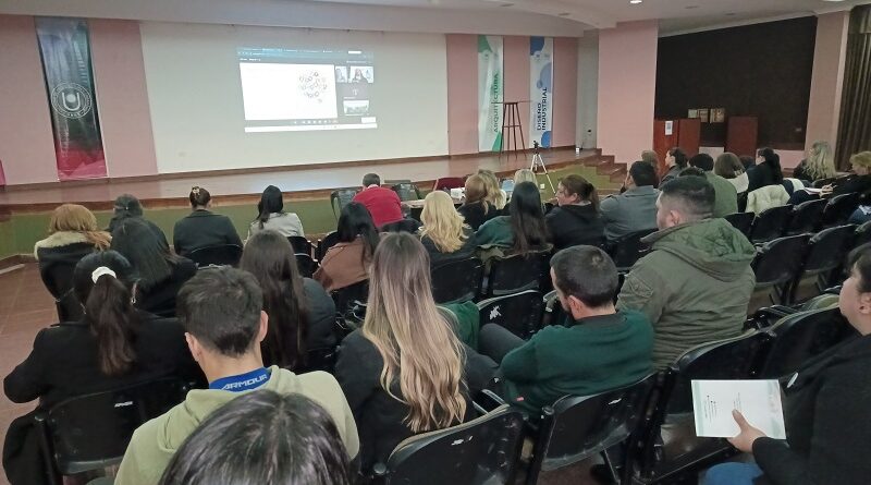 EDUCACIÓN FORTALECE LA FORMACIÓN PARA PREVENIR Y ABORDAR SITUACIONES DE BULLYING Y VIOLENCIAS EN LAS ESCUELAS